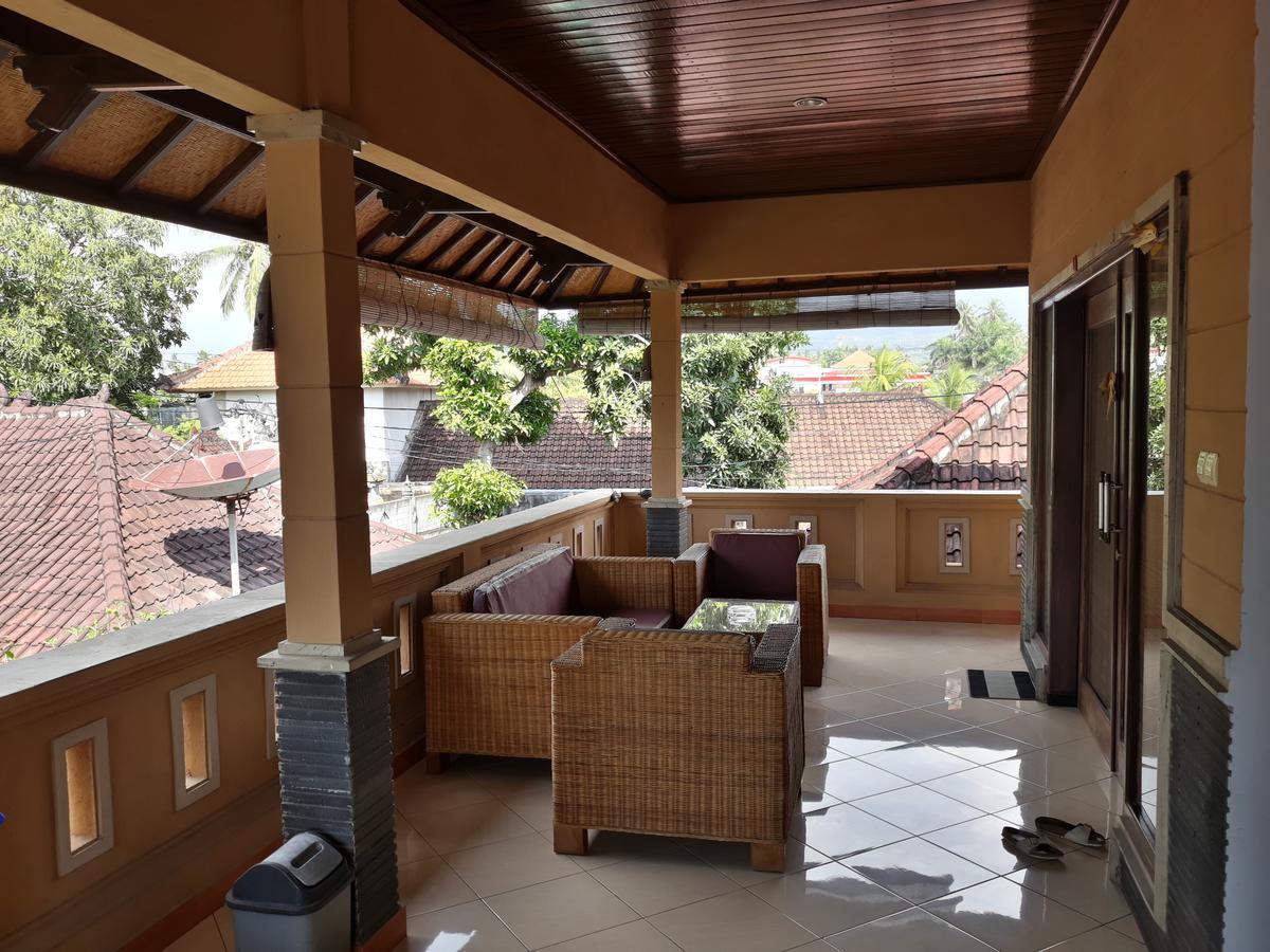 Gede Homestay ロヴィーナ エクステリア 写真