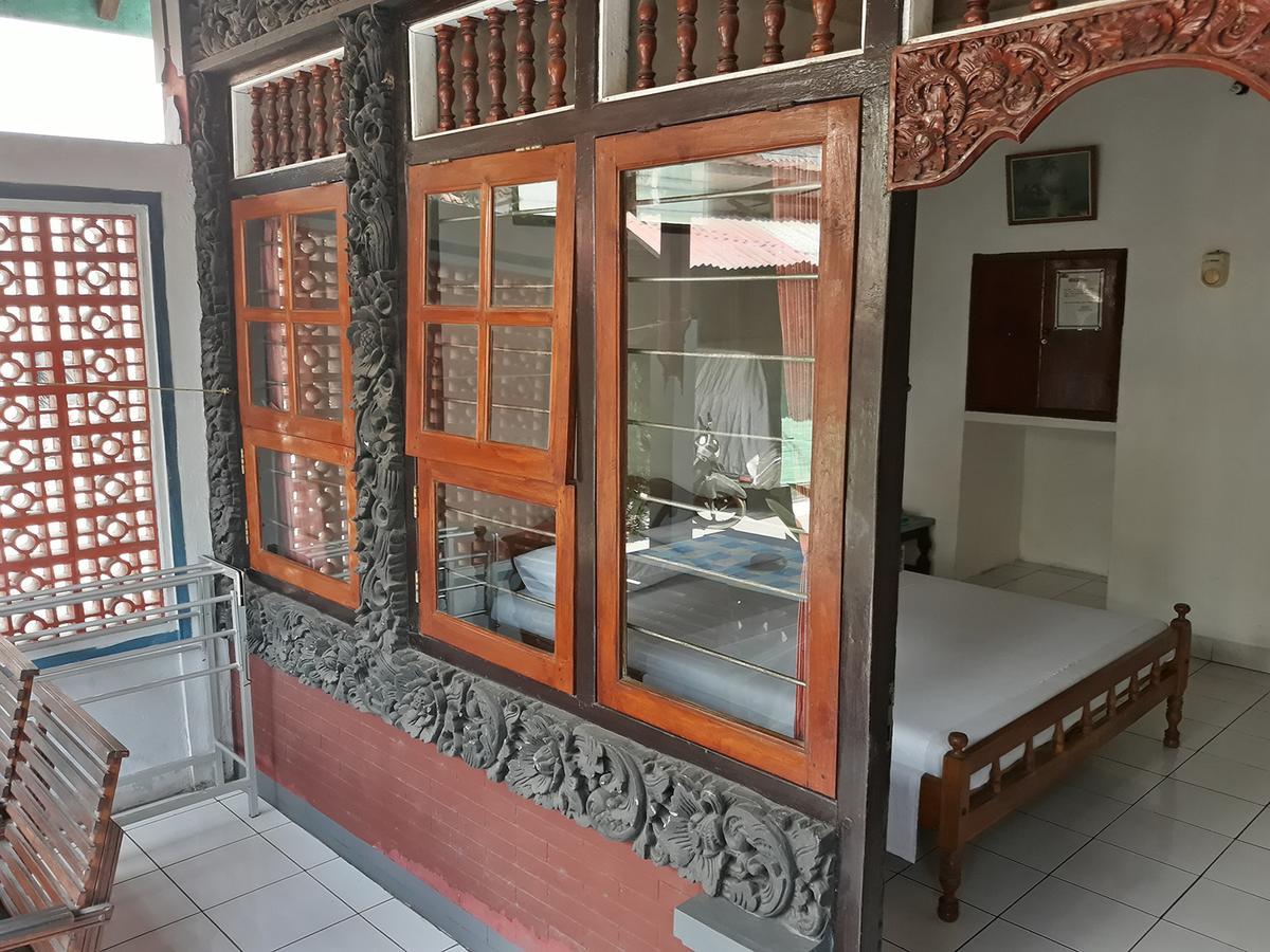 Gede Homestay ロヴィーナ エクステリア 写真