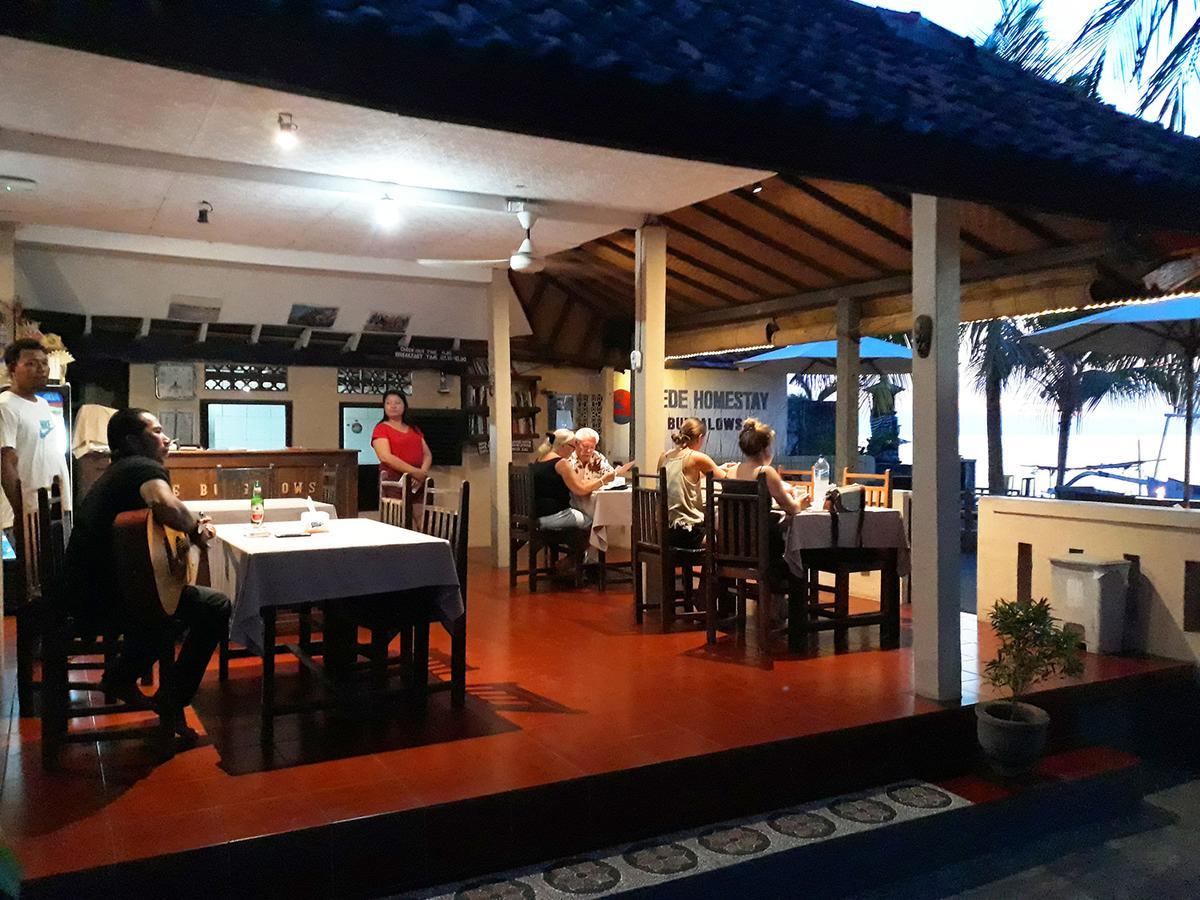Gede Homestay ロヴィーナ エクステリア 写真