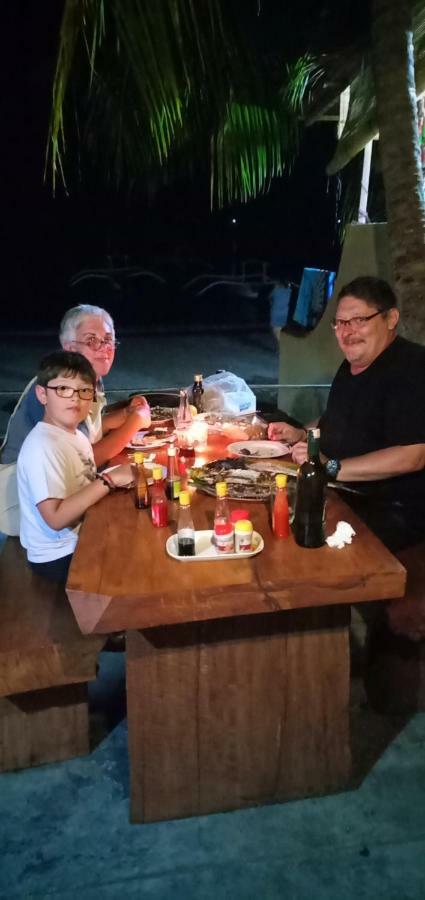 Gede Homestay ロヴィーナ エクステリア 写真