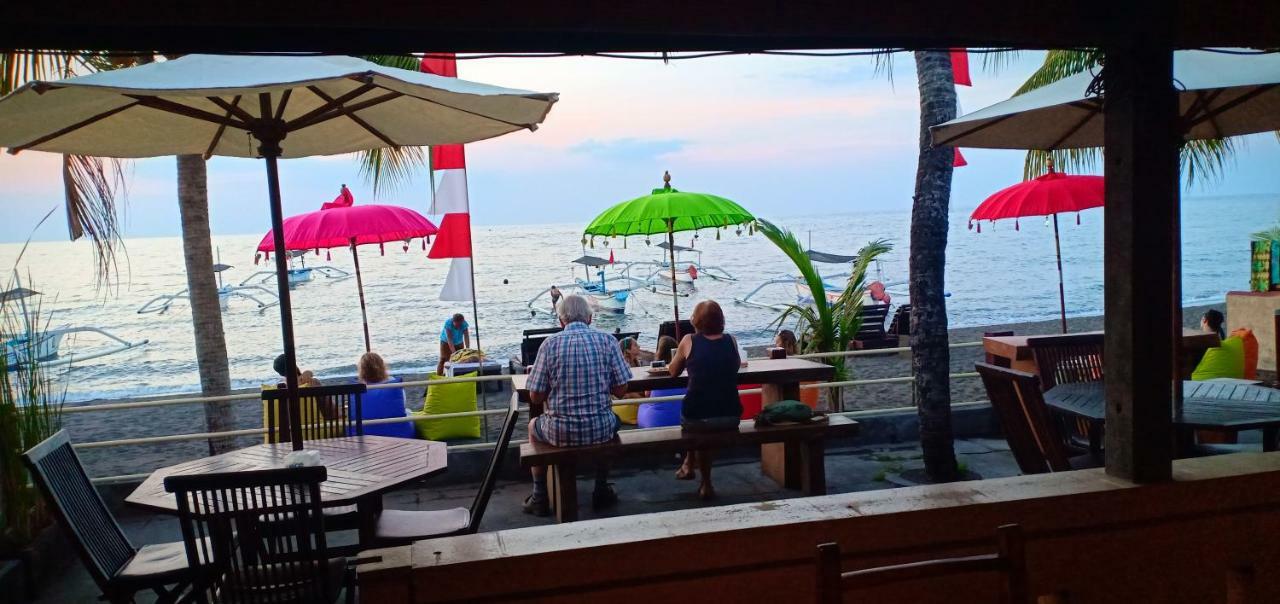 Gede Homestay ロヴィーナ エクステリア 写真